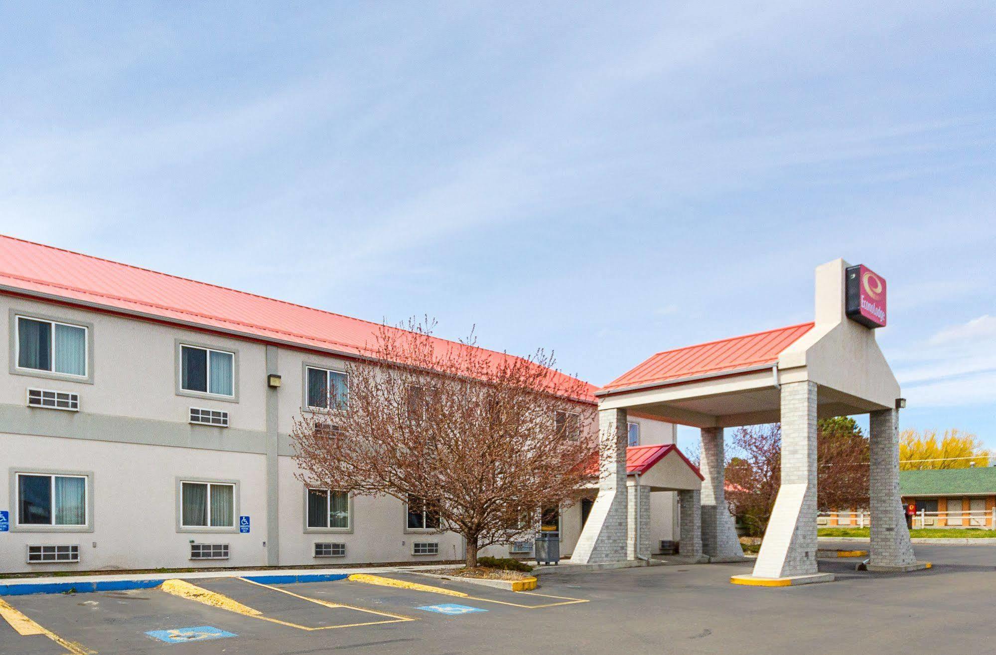 Econo Lodge Livingston Gateway To Yellowstone Exterior photo